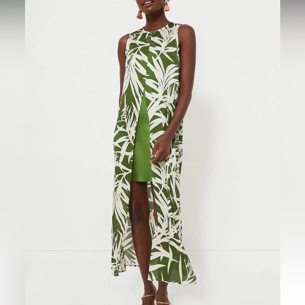 HYACINTH HOUSE

Fern Floral Overlay Octavia Maxi Dress